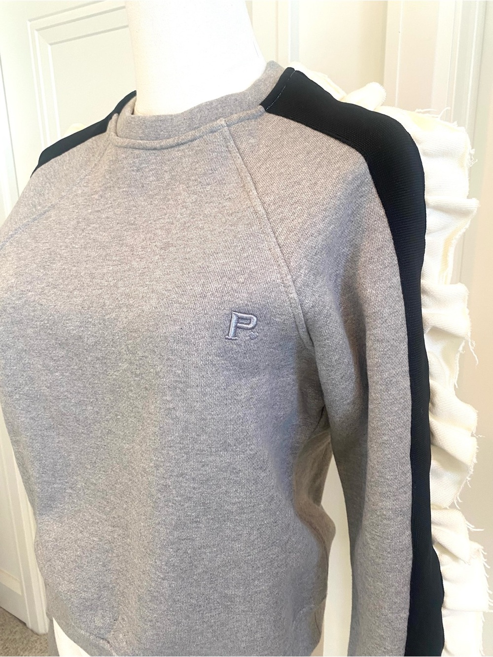 Philosophy di Lorenzo Serafini Gray Designer Ruffle Sleeve Sweatshirt NWT XS - Picture 2 of 10